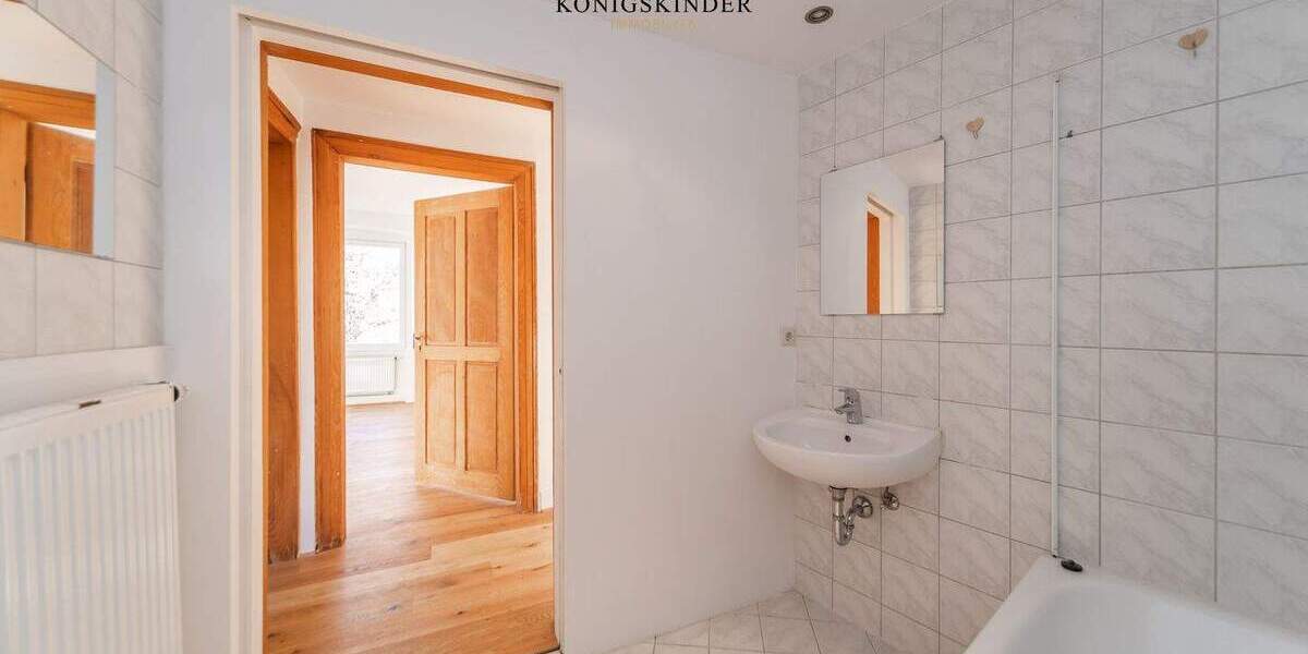 Etagenwohnung Pforzheim Südweststadt - 4 Zimmer, 111 m&sup2;, 325.000&euro; | Angebot:25676045