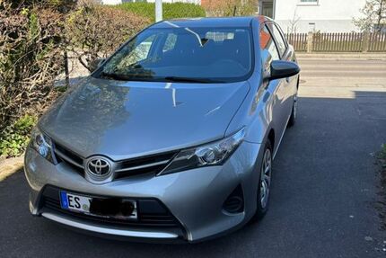 Toyota Auris 52.000 km 8.888 &euro; Wolfschlugen 72649