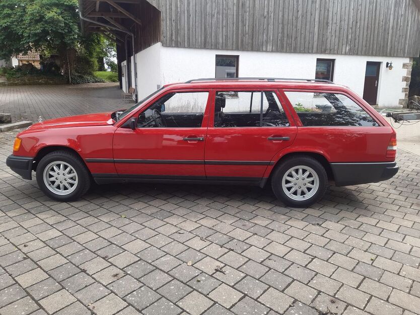 Mercedes-Benz 300 33.000 km 22.999 € Gschwend 74417