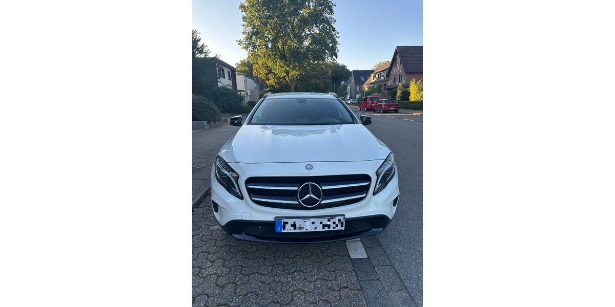 Mercedes-Benz GLA 220 203.000 km 14.500 &euro; Essen 45326
