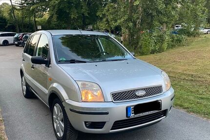 Ford Fusion 172.000 km 2.750 &euro; Bielefeld 33611
