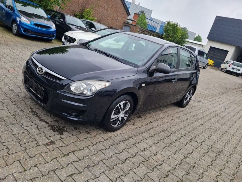 i30