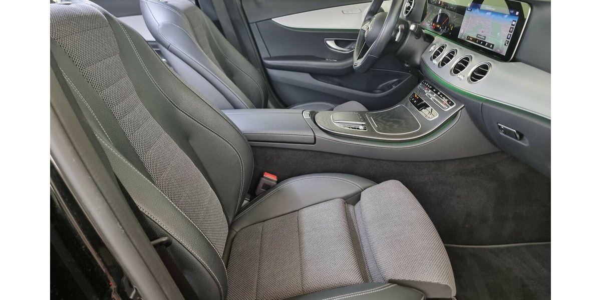 Mercedes-Benz E 220 d Avantgarde LED ACC AHK Kamera Widescreen 79.800 km 32.500 &euro; Garrel 49681