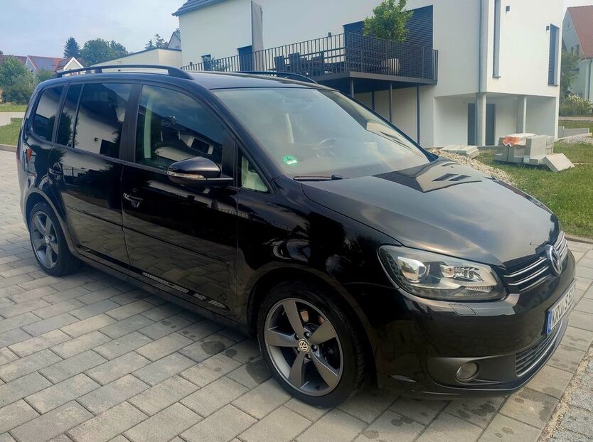 VW Touran 180.000 km 10.499 € Balzhausen 86483
