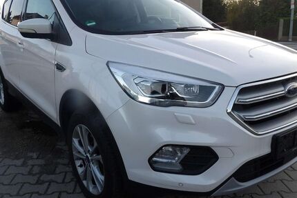 Ford Kuga 149.000 km 16.999 &euro; Bautzen 02625