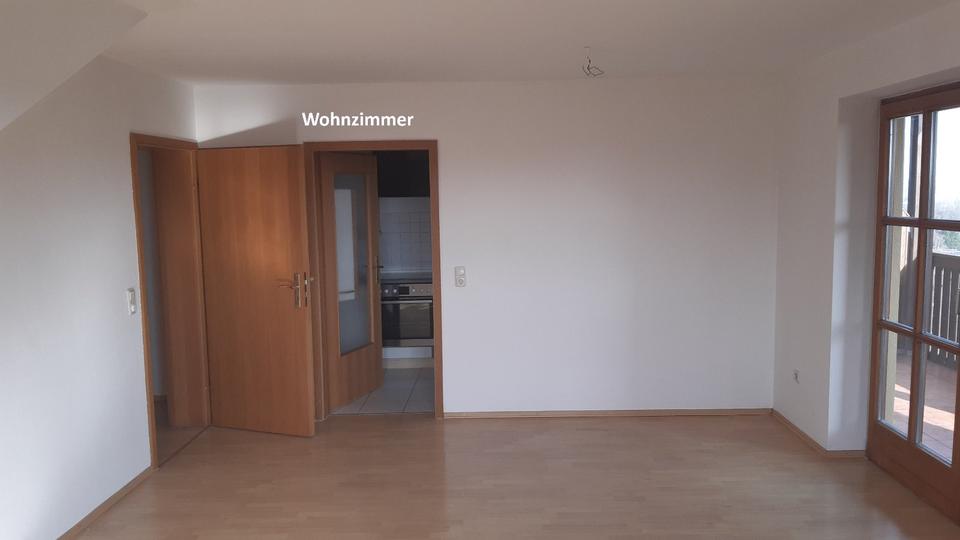 Dachgeschoßwohnung Salzweg - 3 Zimmer, 78 m&sup2;, 771&euro; | Angebot:25482391