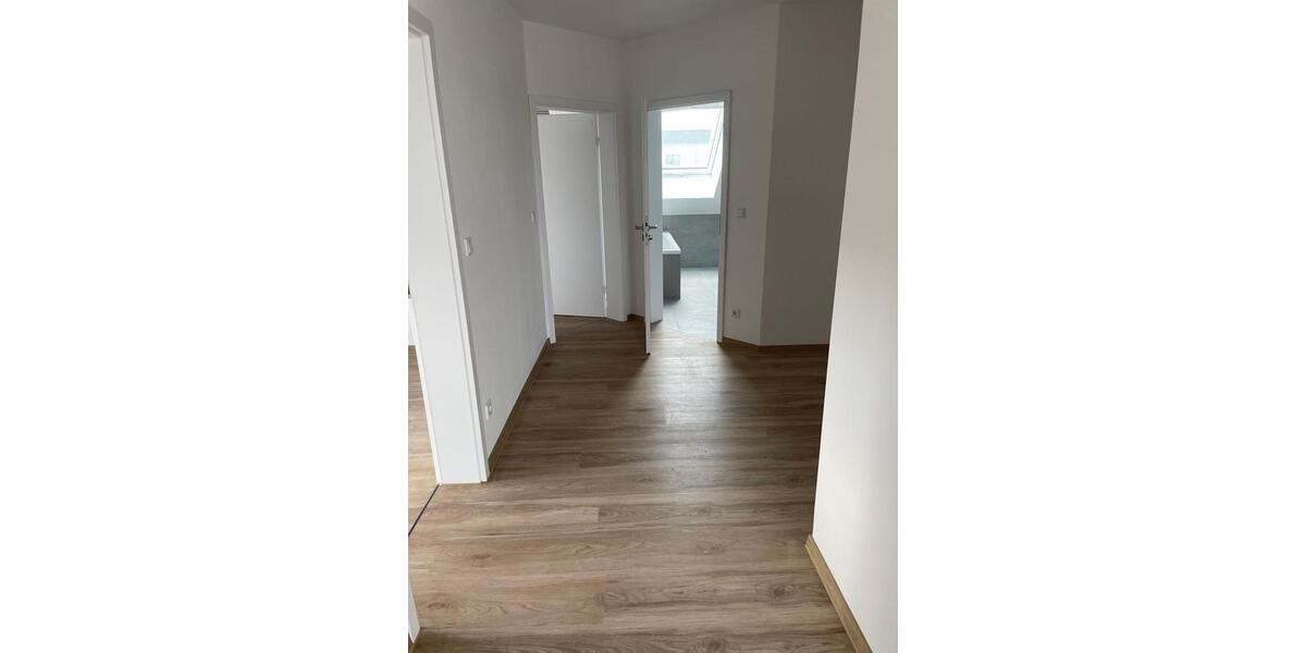 Dachgeschoßwohnung Bad Windsheim - 3 Zimmer, 73 m&sup2;, 880&euro; | Angebot:26296551