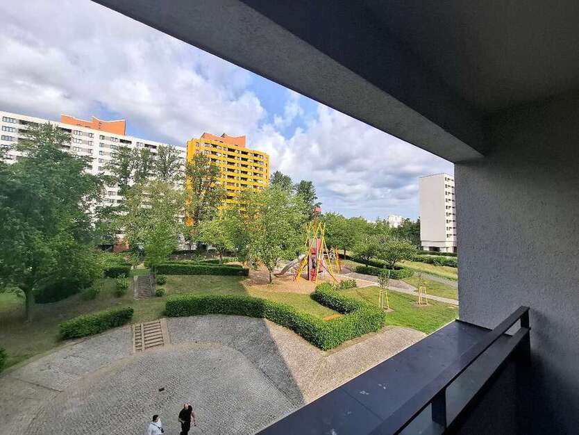 Wohnung zum Mieten in Berlin 305,79 € 32.4 m²