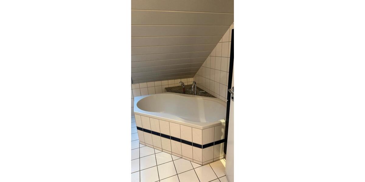 Dachgeschoßwohnung Fuldabrück - 3 Zimmer, 79 m&sup2;, 185.000&euro; | Angebot:27112179