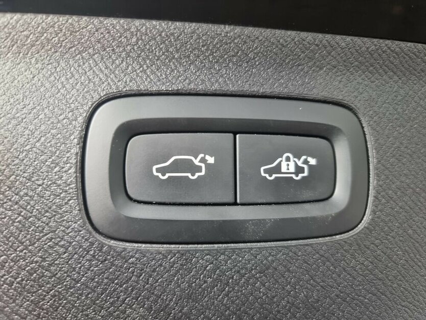 Volvo XC90 ThorsHammer Leder-Sport Memory APP AHK 7-Si 75.900 km 41.900 € Garrel 49681