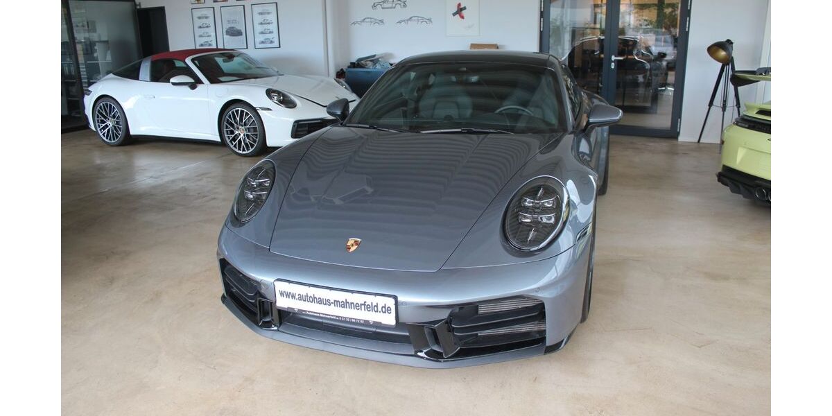 Porsche 992 9.242 km 130.992 &euro; Löhne 32584