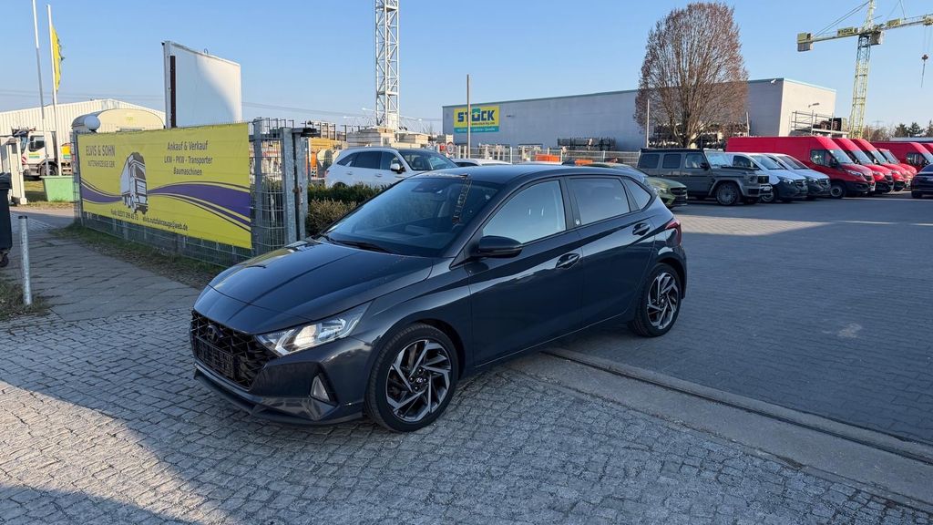 Hyundai i20 67.441 km 12.500 &euro; Berlin 13053