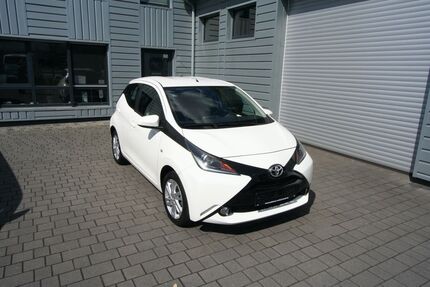 Toyota Aygo (X) 102.900 km 5.990 &euro; Berlin 13051