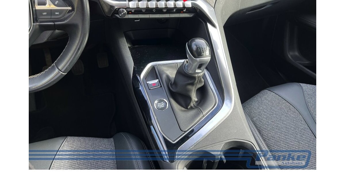 Peugeot 5008 Allure*F+R-Cam*7-Sitz*digital*SHZ*Navi* 157.316 km 13.790 &euro; Berlin 13187