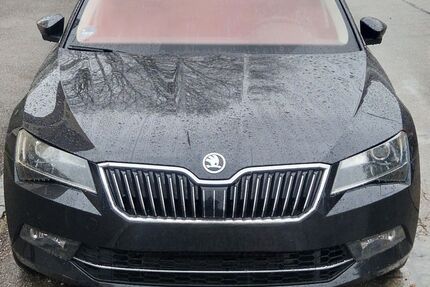 Skoda Superb 150.456 km 13.999 &euro; Geretsried 82538