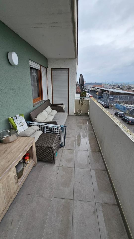 5-Familienhaus inkl. Penthaus -Wohnung mit Gewerbehalle