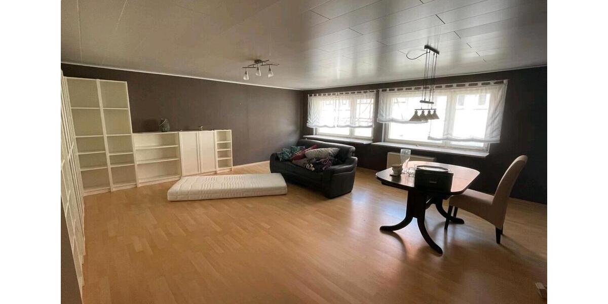Einfamilienhaus Hofgeismar - 7 Zimmer, 216 m&sup2;, 119.000&euro; | Angebot:27108640