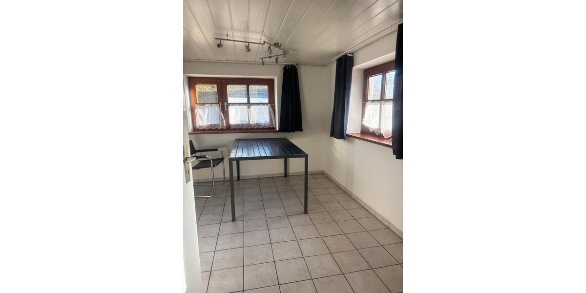 Etagenwohnung Essenbach - 5 Zimmer, 130 m&sup2;, 22&euro; | Angebot:25340172