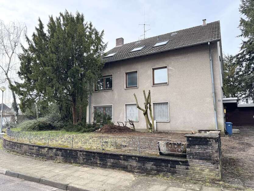 Haus zum Kaufen in Leverkusen 720.000 € 330 m²