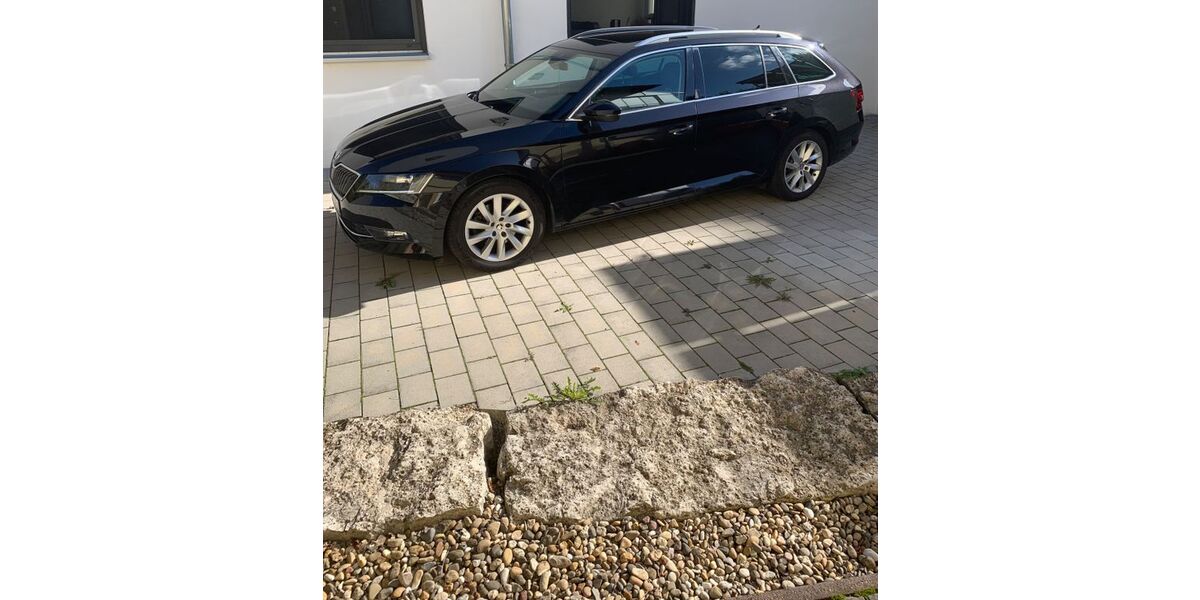 Skoda Superb 133.000 km 15.499 &euro; Kirchardt 74912