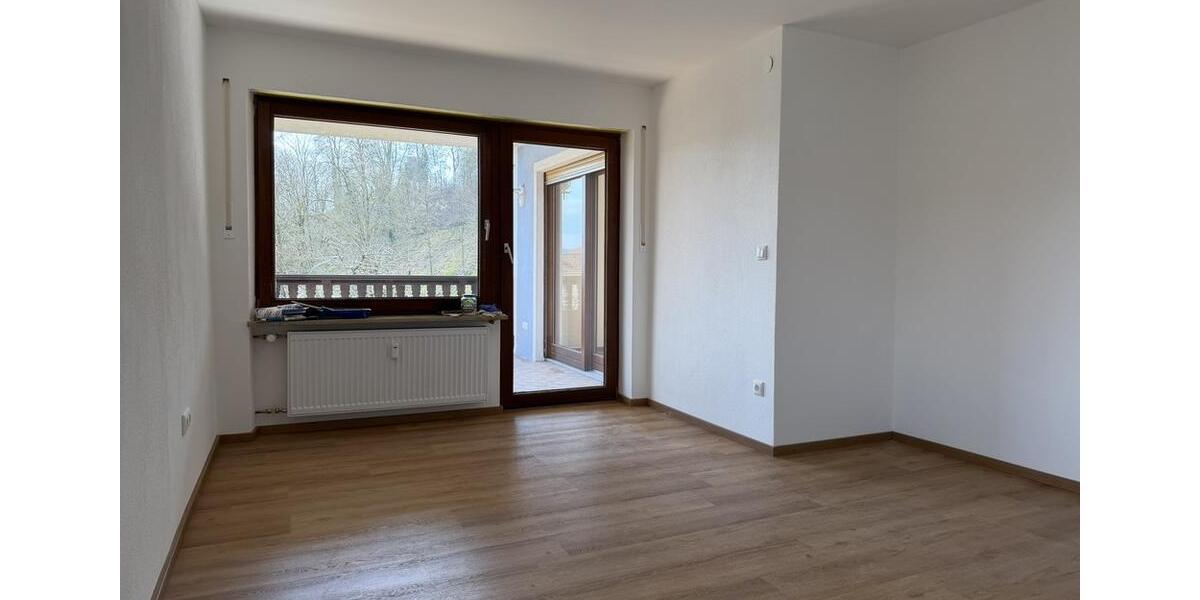 Etagenwohnung Treuchtlingen - 3 Zimmer, 100 m&sup2;, 890&euro; | Angebot:25978574