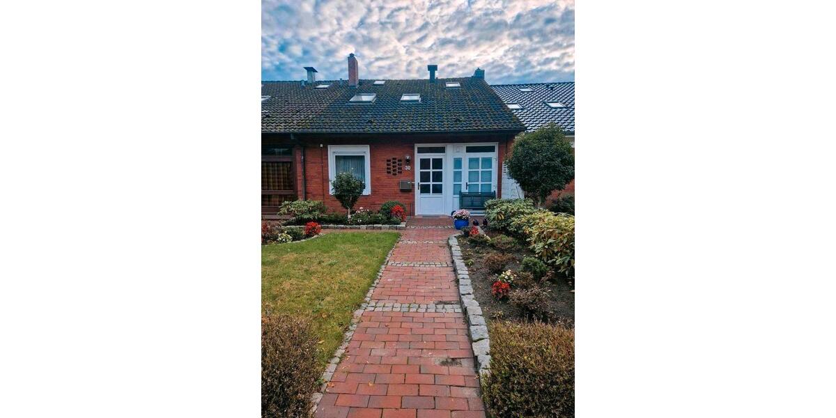 Reihenhaus Westerstede - 5 Zimmer, 98 m&sup2;, 925&euro; | Angebot:25992336