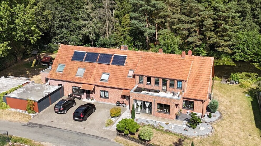Großzügiges Familienhaus mit Wald & Teich – 3 Wohneinheiten 13 zimmer