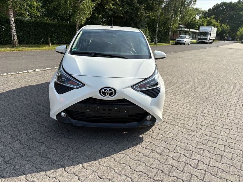 Aygo (X)