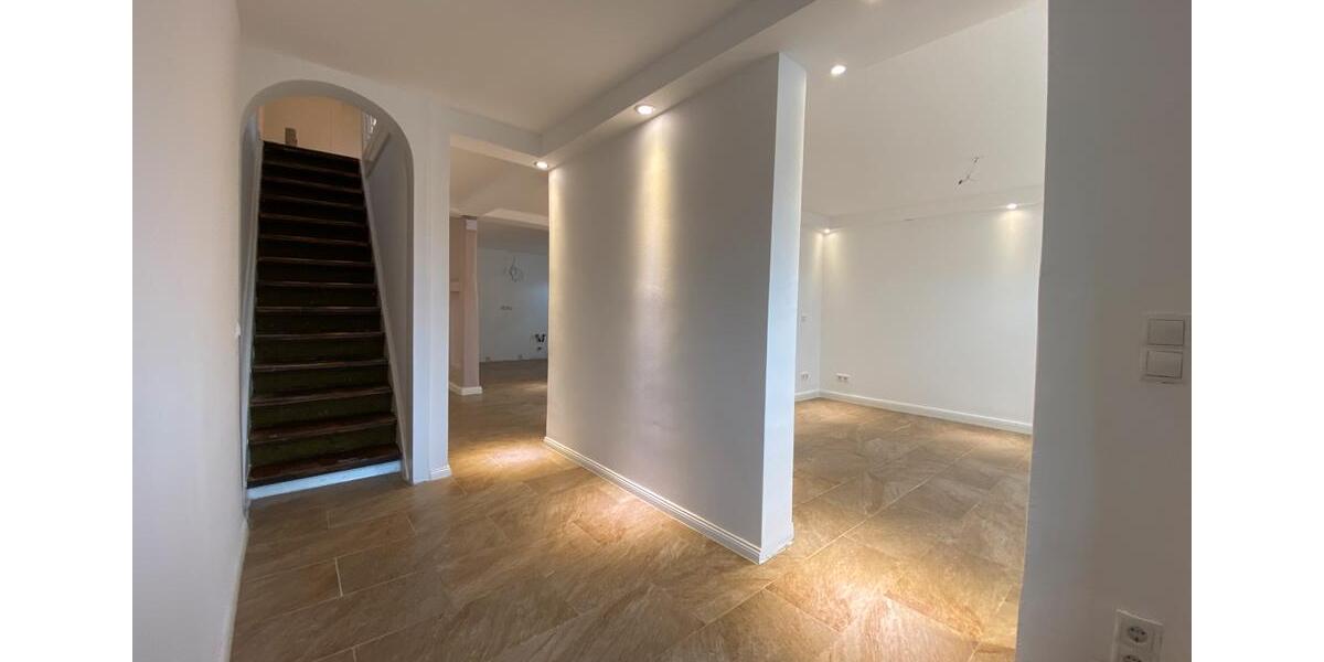 Doppelhaushälfte Bad Salzdetfurth - 6 Zimmer, 140 m&sup2;, 169.000&euro; | Angebot:26863452