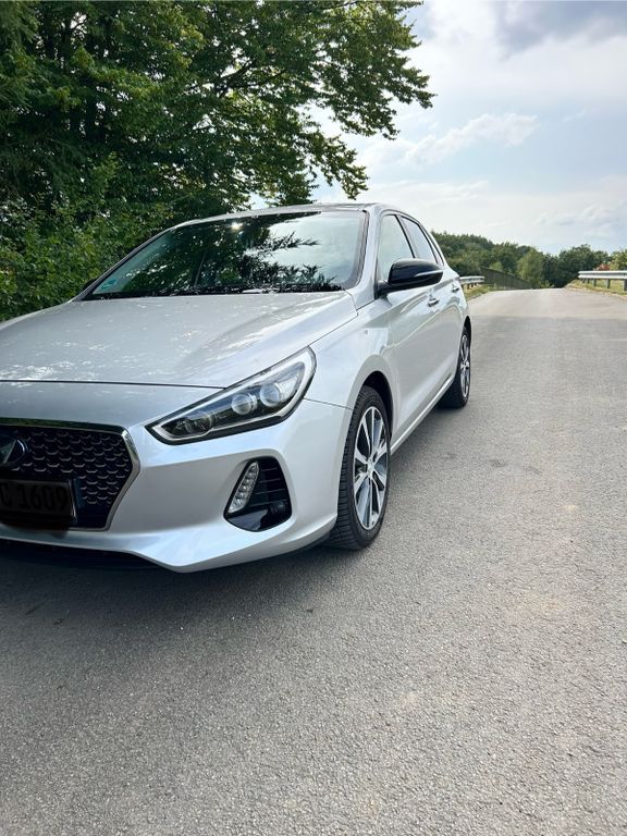 i30