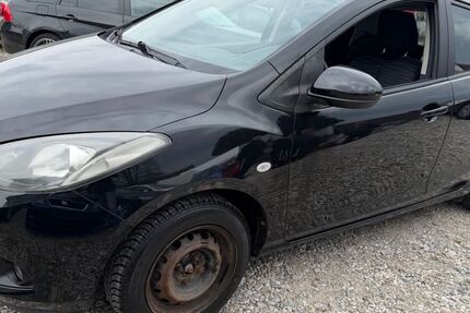 Mazda 2 116.000 km 999 &euro; Garching bei München 85748