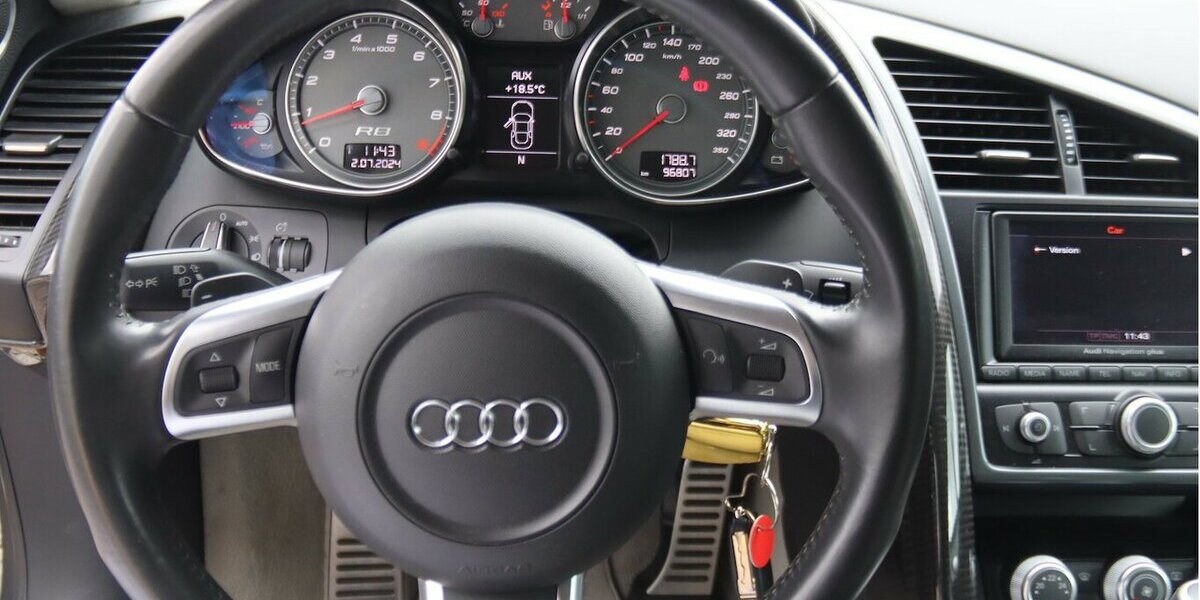 Audi R8 4.2 FSI QUATTRO/BANG & OLUFSEN/MMI NAVI/PDC 96.807 km 57.900 &euro; Villingen-Schwenningen 78054