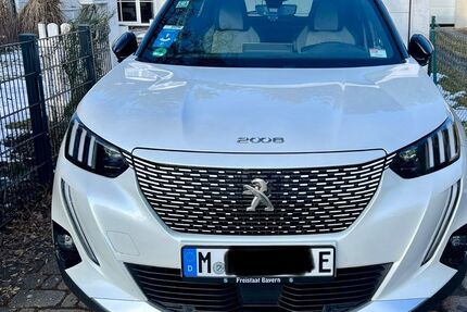 Peugeot 2008 57.000 km 16.490 &euro; München 81477