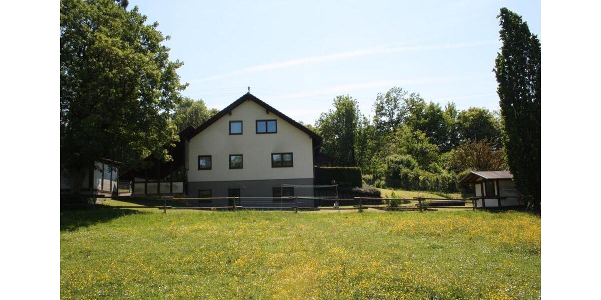 Einfamilienhaus Hachenburg - 6 Zimmer, 203 m&sup2;, 1.420&euro; | Angebot:26410432
