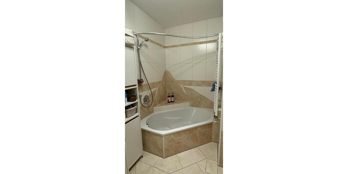 Etagenwohnung Gummersbach Berstig Süd - 3 Zimmer, 75 m&sup2;, 1.070&euro; | Angebot:25995557