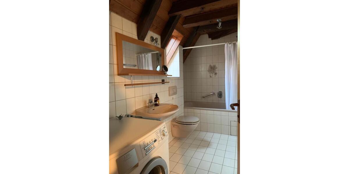 Dachgeschoßwohnung Ludwigsburg Hoheneck - 2.5 Zimmer, 70 m&sup2;, 239.000&euro; | Angebot:26844883