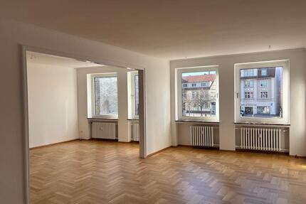 Direkt am Neustadt Marktplatz, 160 qm Maisonette Wohnung