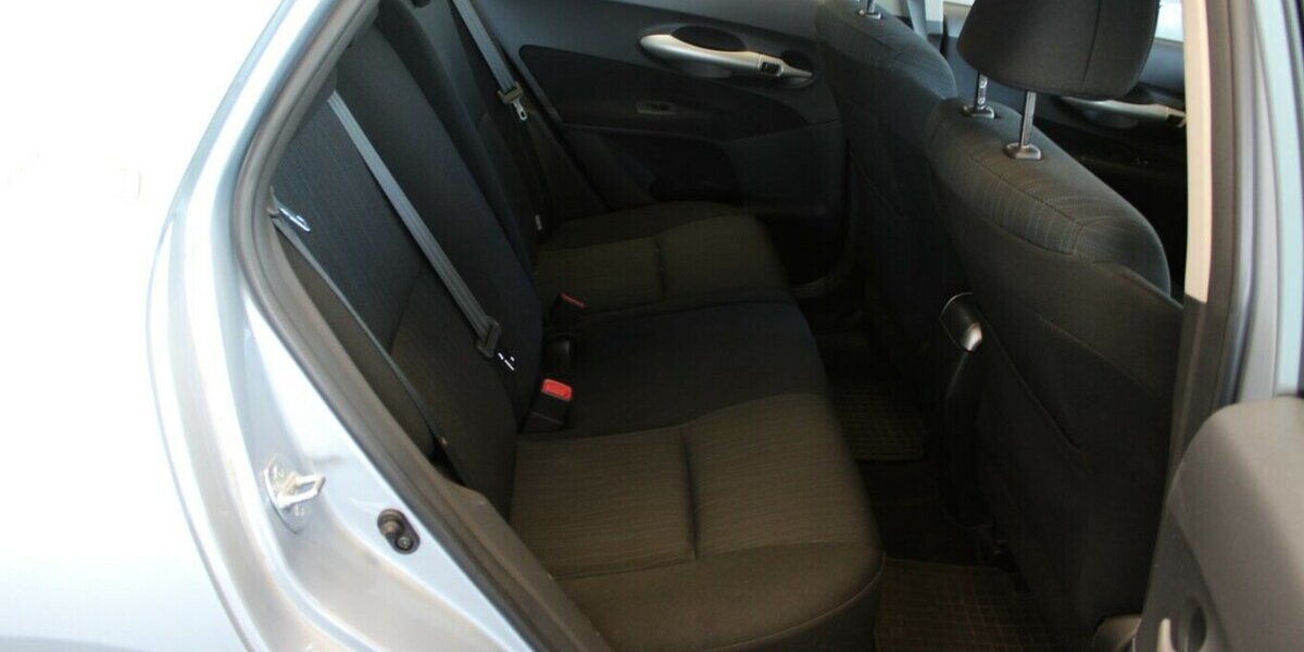 Toyota Auris 1.4 VVT-i Team - Klima - TÜV 02/28 - 70.835 km 5.980 &euro; Euskirchen 53881