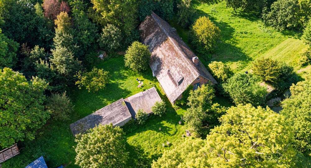 Haus zum Kaufen in Cadenberge 249.000 € 450 m² 10 zimmer