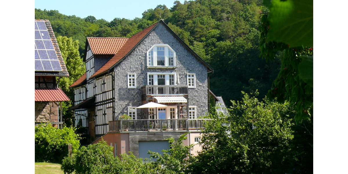 Einfamilienhaus Bad Wildungen - 7 Zimmer, 400 m&sup2;, 980.000&euro; | Angebot:21624522