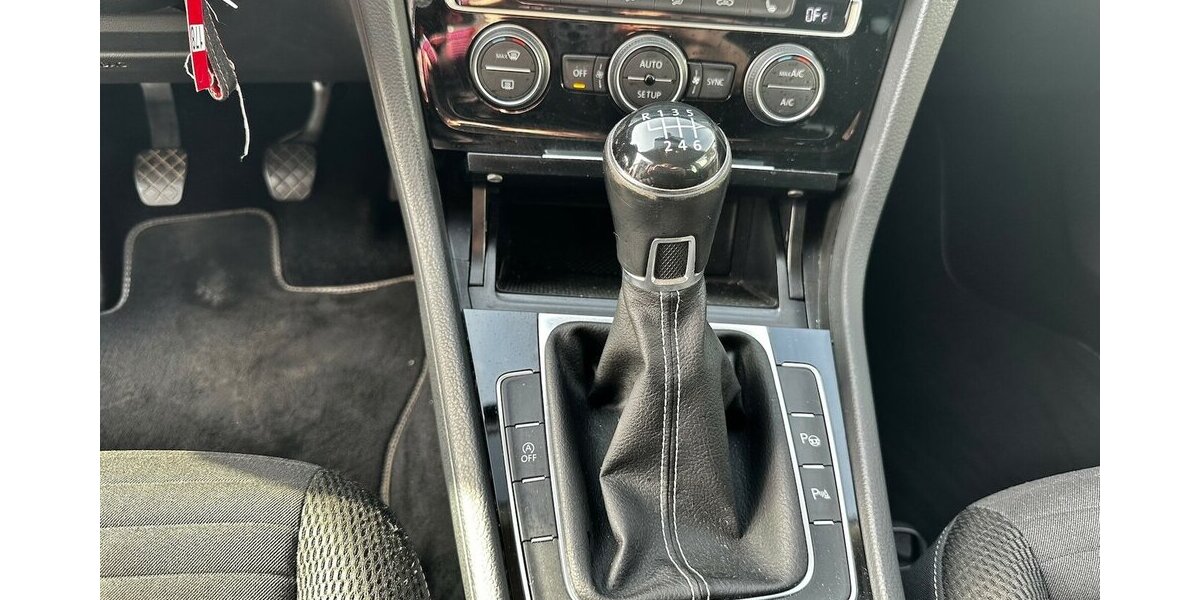 VW Golf Cup BMT 132.500 km 8.995 &euro; Meißen 01662