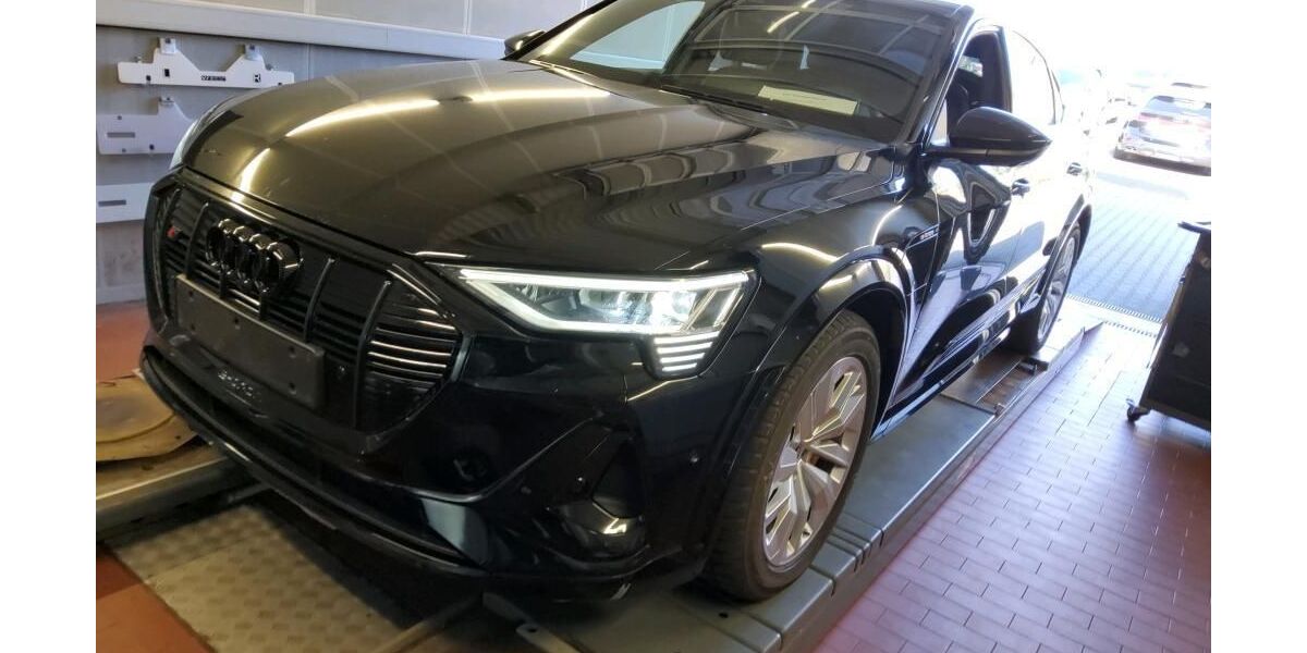 Audi e-tron 40.742 km 42.846 &euro; Hagen 58091