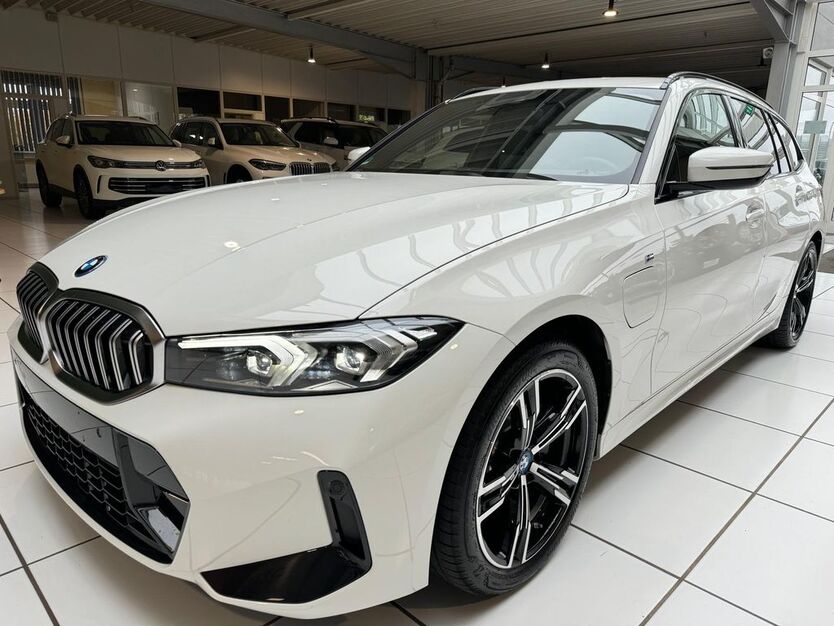 BMW 320 8.150 km 37.990 € Nabburg 92507