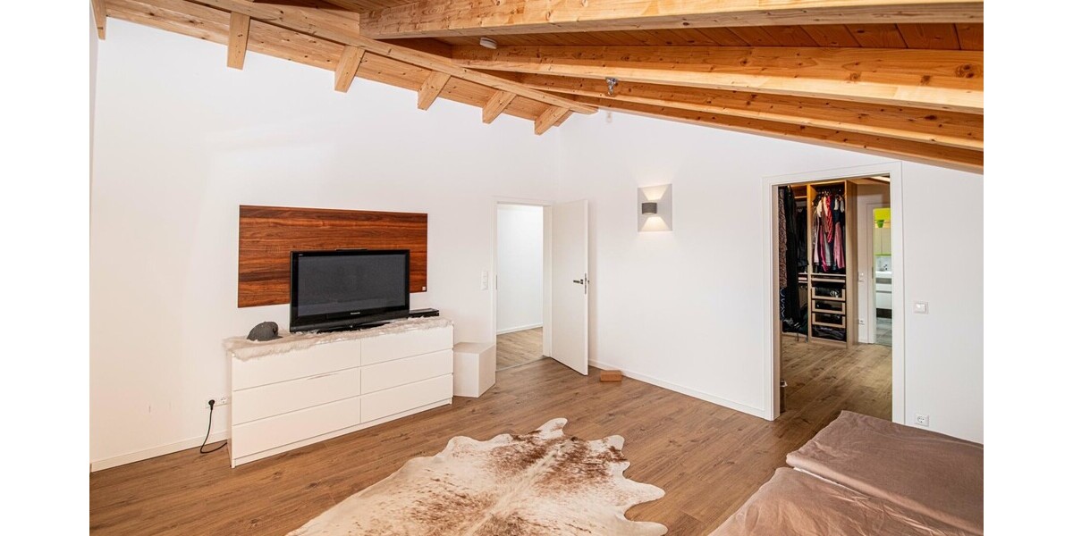 Modernes Wohnerlebnis – Großzügiges Zweifamilienhaus mit nachhaltiger Energietechnik und sofortiger Verfügbarkeit - Zweifamilienhaus Roding | Angebot:26855937