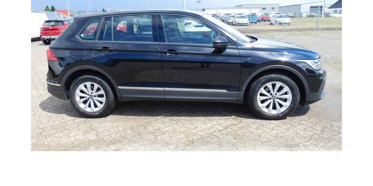 VW Tiguan 1.5 Basis Klima TSI Navi 28.800 km 23.990 &euro; Vordorf 38533