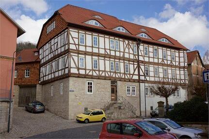 Wohnen mit Charme in historischem Gebäude! Große 1-Raum Wohnung in Treffurt zu vermieten