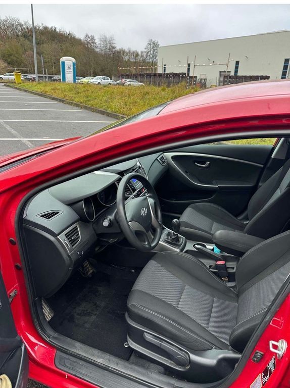 i30