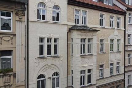 Schöne helle zwei Raumwohnung mit Balkon zimmer