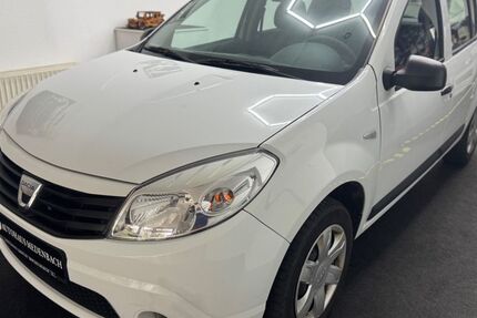 Dacia Sandero 122.236 km 2.990 &euro; Wiesbaden 65207