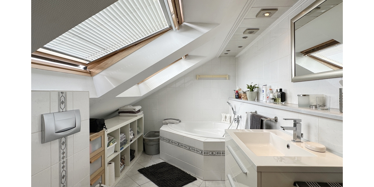 JÄSCHKE - Elegante Eigentumswohnung mit Loggia in Eschweiler-Kinzweiler - Dachgeschoßwohnung Eschweiler / Kinzweiler Kinzweiler | Angebot:19607858